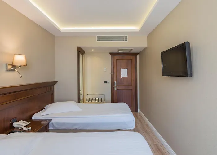 瑟姆桑酒店 酒店