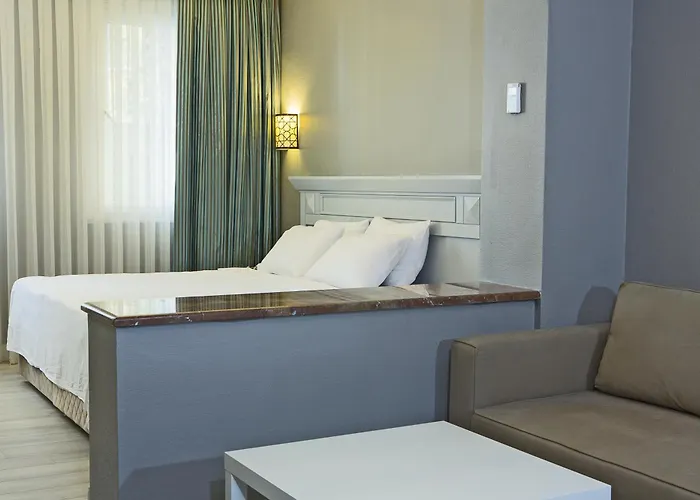 瑟姆桑酒店 酒店